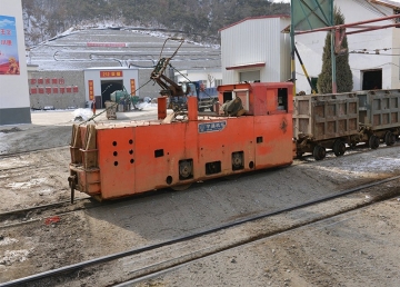 10噸架線式電機車山東金礦現(xiàn)場